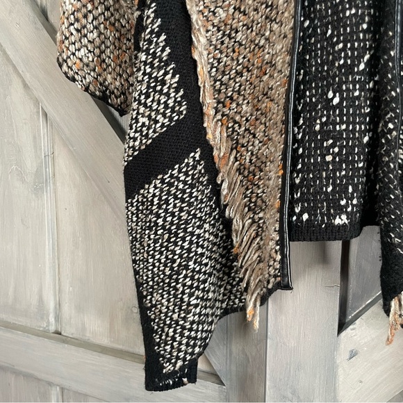 Chicos Women’s Fringe Open Cardigan black brown patterned knit size 1 medium - Picture 2 of 9